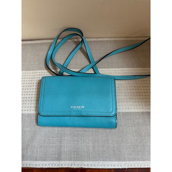 Coach Crossbody Purse Wallet Robin's Egg Blue Leather Excellent Condition - Picture 1 of 4
